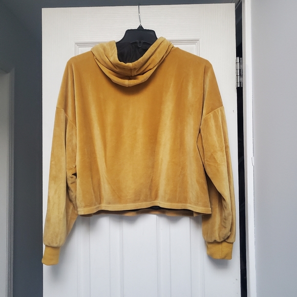 $10 Deals🤝🔖 Gold Crushed velvet Cropped Bomber Pullon drawstring hoodie size M - Picture 5 of 8